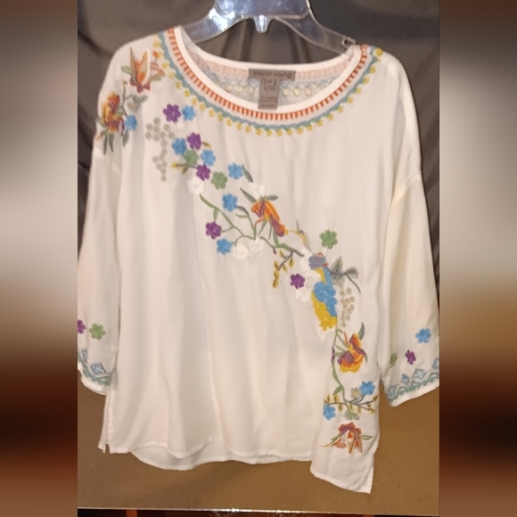 Sharon Young boho style 3/4 inch sleeved, embroidered shirt - Picture 2 of 6